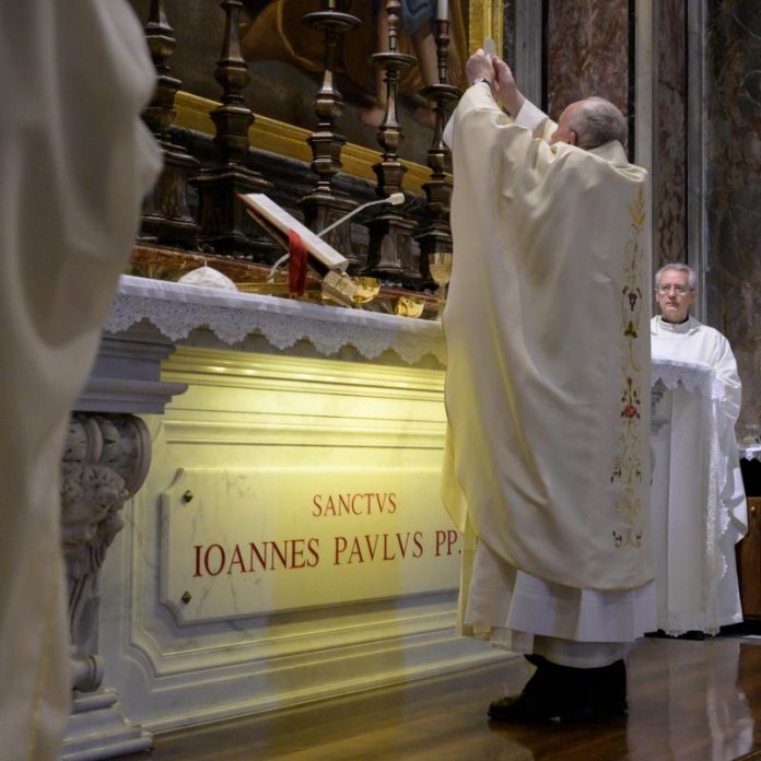 POPE MASS VATICAN TOMB ST. JOHN PAUL II ANNIVERSARY