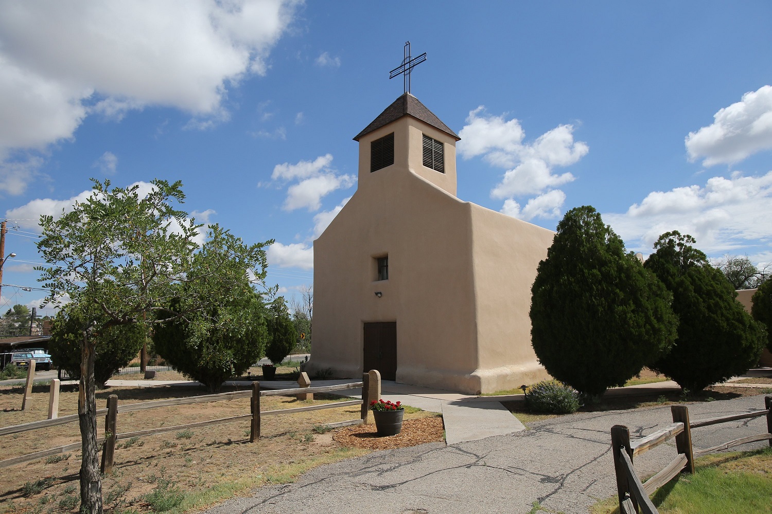 santa-fe-archdiocese-closes-churches-for-indoor-worship-amid-new-mexico